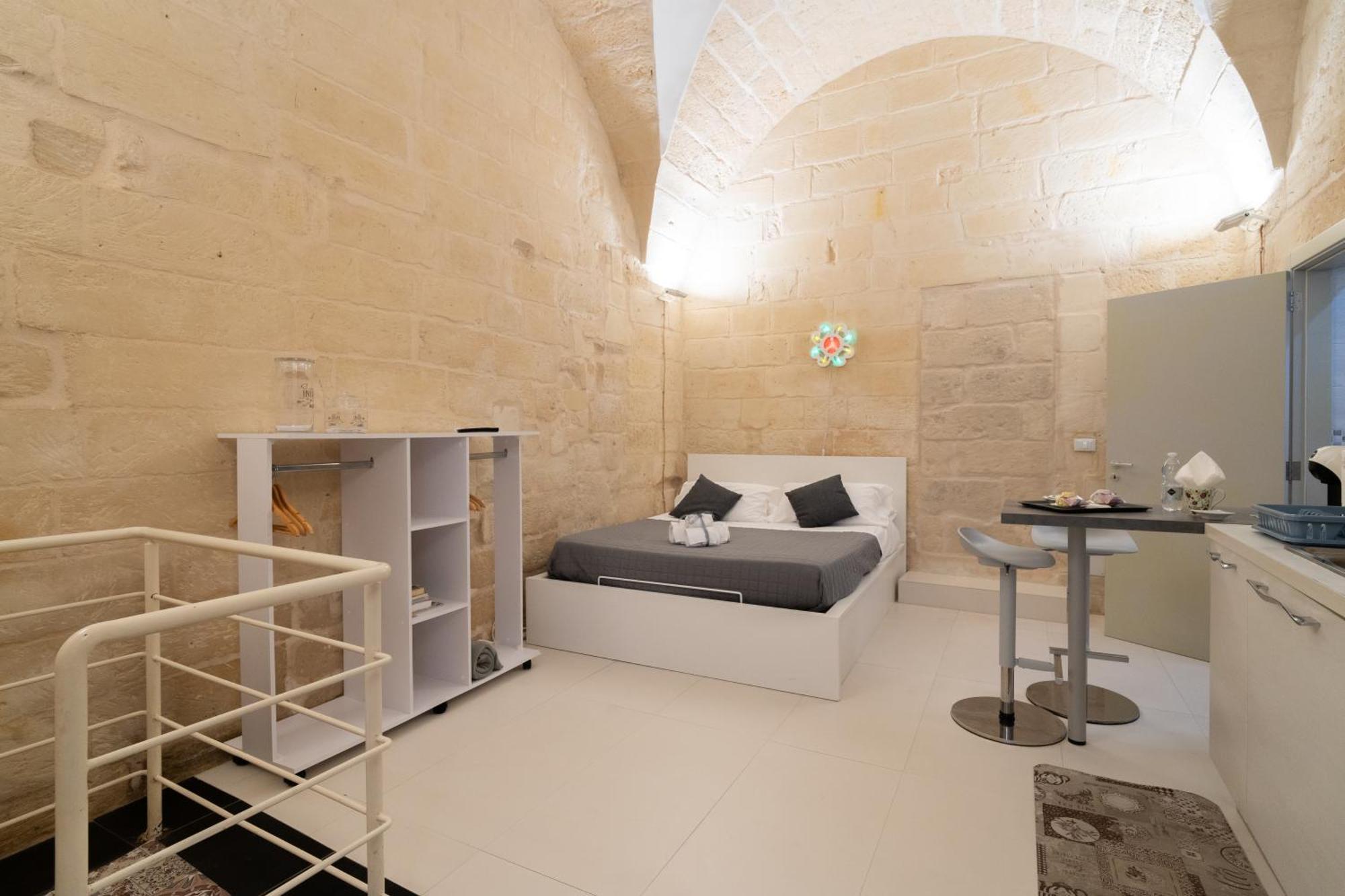 Essential Suite By Dimora Barocca Lecce Exterior photo